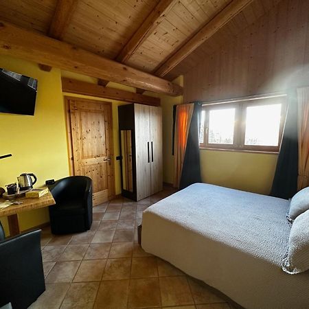 Chalet Chapeau Rar Castel Condino エクステリア 写真