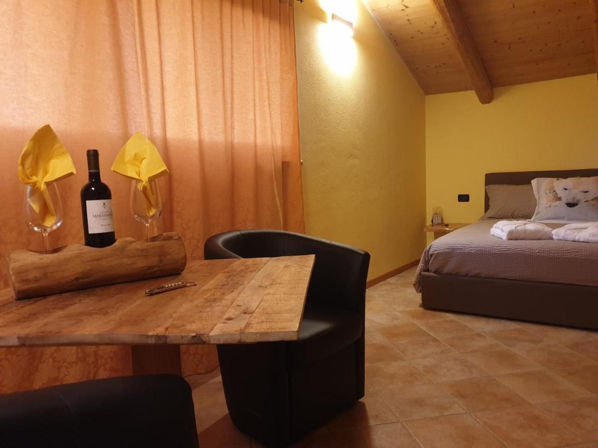 Chalet Chapeau Rar Castel Condino エクステリア 写真