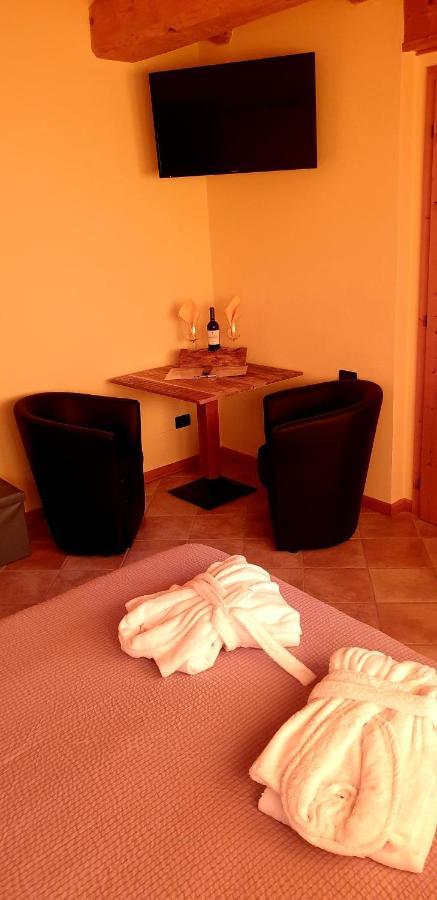 Chalet Chapeau Rar Castel Condino エクステリア 写真
