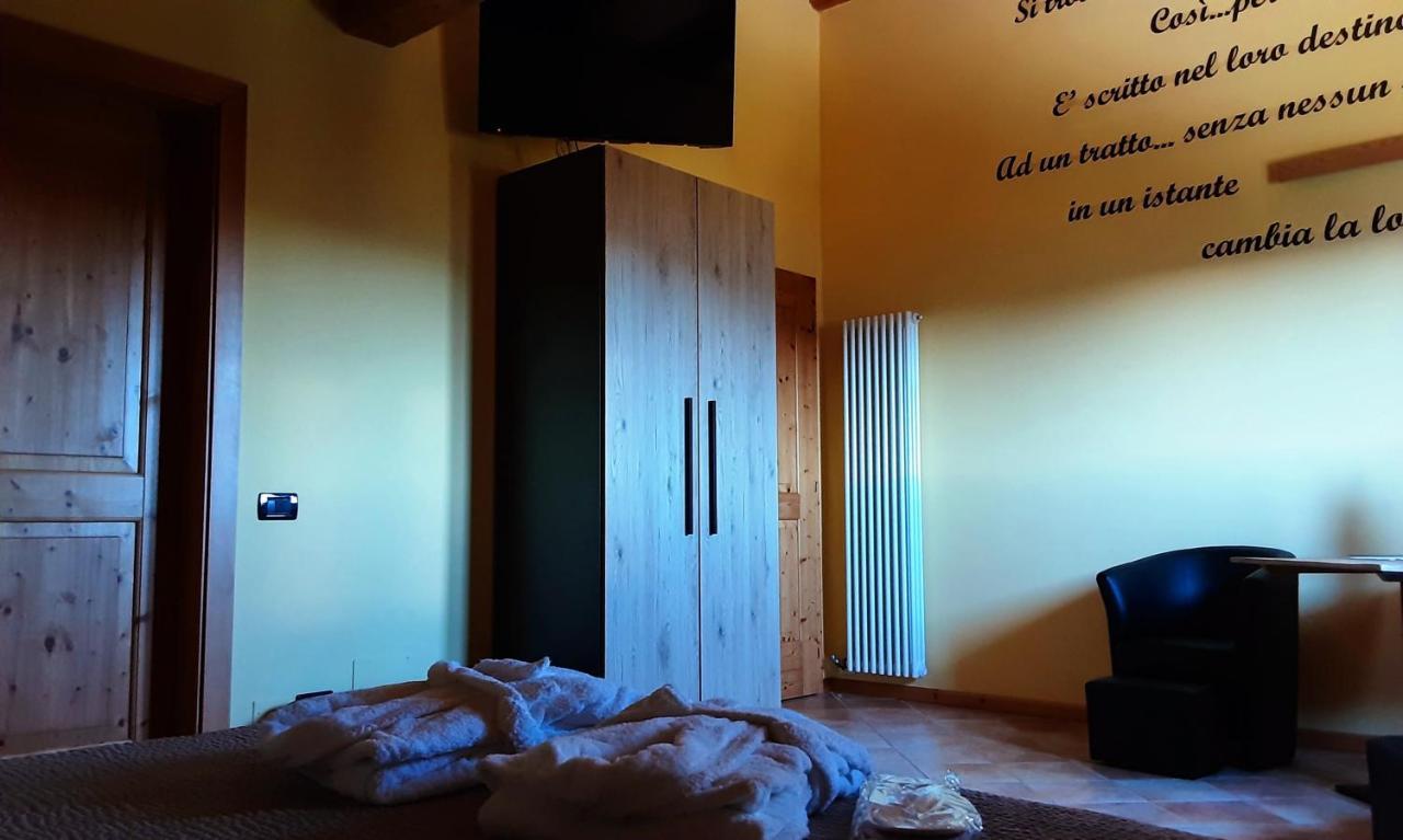 Chalet Chapeau Rar Castel Condino エクステリア 写真