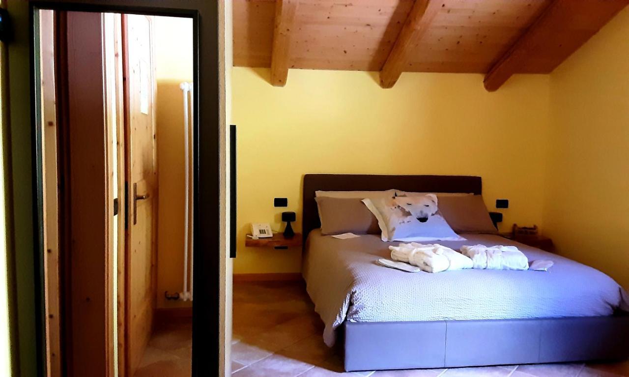 Chalet Chapeau Rar Castel Condino エクステリア 写真