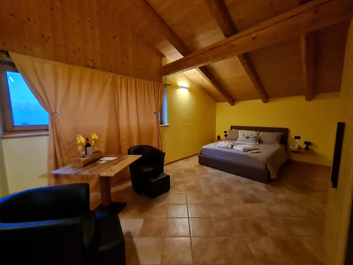 Chalet Chapeau Rar Castel Condino エクステリア 写真
