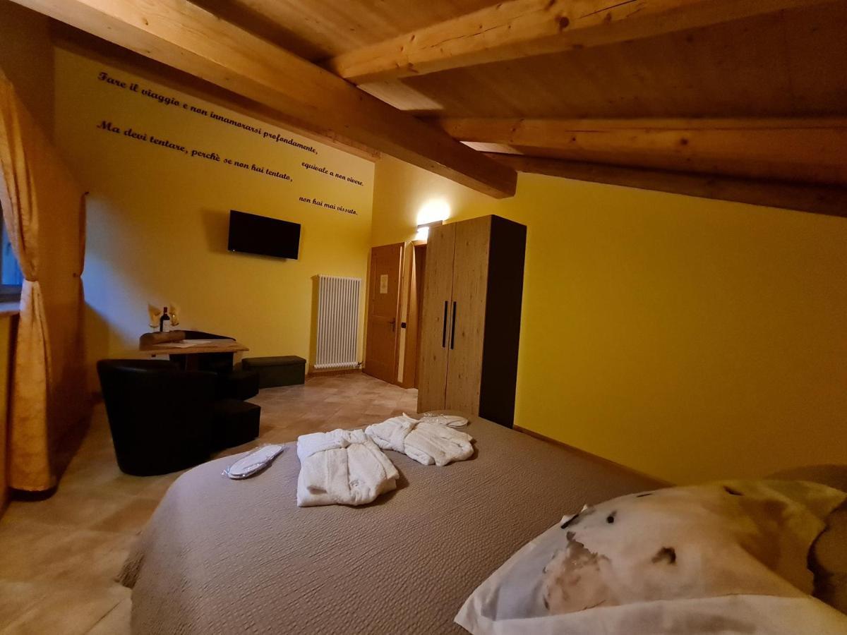 Chalet Chapeau Rar Castel Condino エクステリア 写真