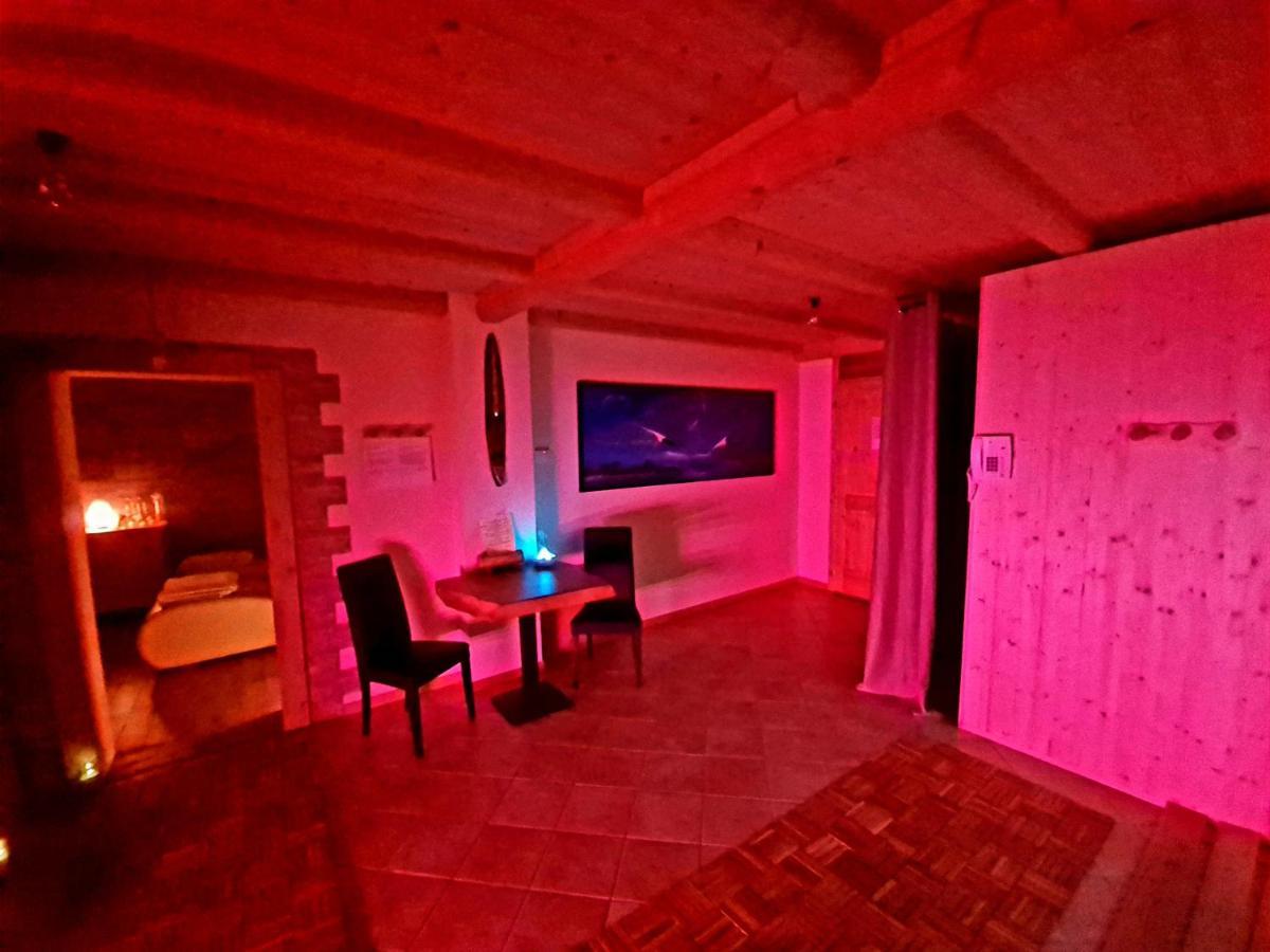 Chalet Chapeau Rar Castel Condino エクステリア 写真